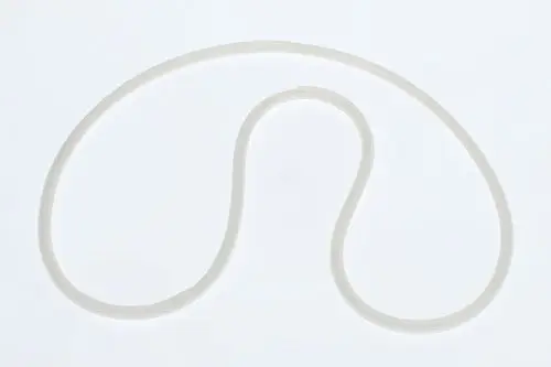 Transparente, flexible Dichtungsschlaufe von Bosch, geformt in einer geschwungenen Kontur, auf heller Oberfläche liegend.